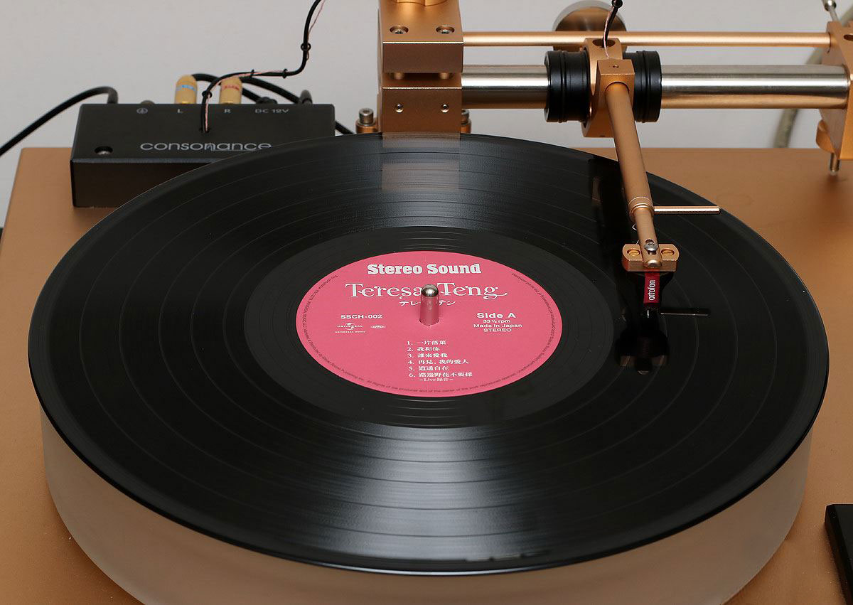 试听唱片A面第二首http://bbs.hifi168.com/bbs/attachment.aspx?attachmentid=676553《我和你》 ... ... .. ...